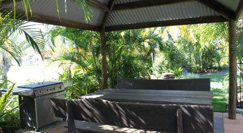 Pialba Motor Inn - VIC Tourism 3