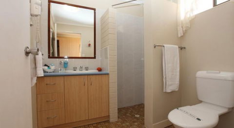 Pialba Motor Inn - VIC Tourism 5