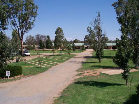 Narrandera Caravan Park - VIC Tourism 0