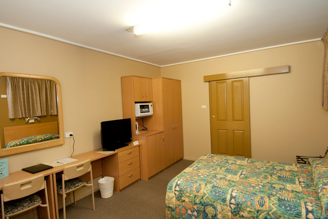 New Olympic Motel - VIC Tourism 1