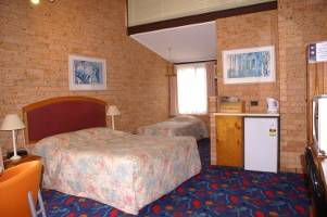 Newcastle Links Motel - VIC Tourism 1