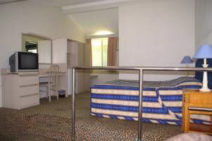 Newcastle Links Motel - VIC Tourism 3