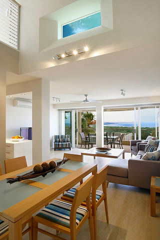 Noosa Crest Resort - VIC Tourism 3