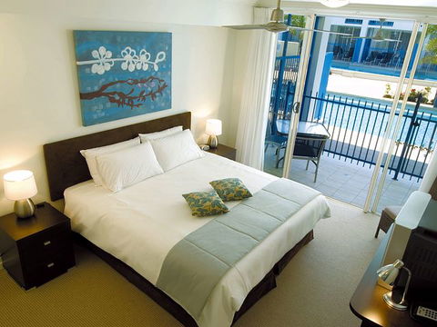 Oaks Lagoons - VIC Tourism 0