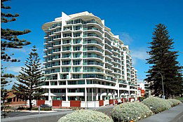 Oaks Liberty Towers - VIC Tourism 1