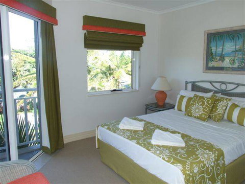 On The Beach Holiday Apartments - VIC Tourism 3