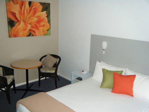 Orana Windmill Motel - VIC Tourism 3