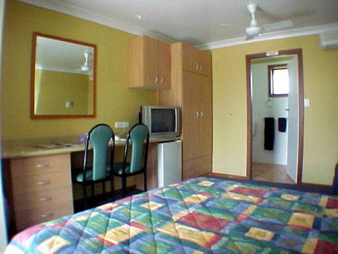 Palm Valley Motel - VIC Tourism 0