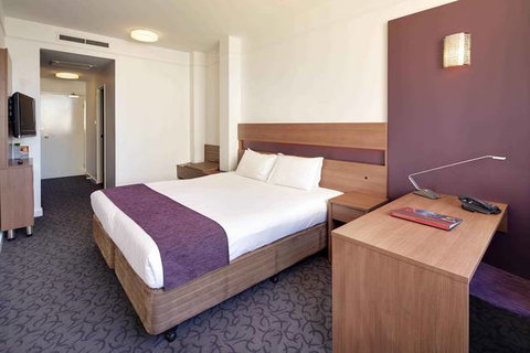 Quality Hotel Ambassador Perth - VIC Tourism 3