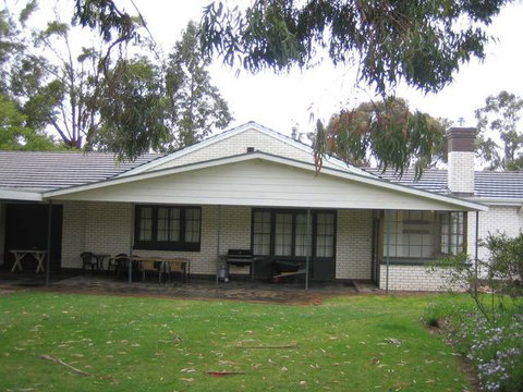 Pinkerton Hill (Naracoorte Cottages) - VIC Tourism 1