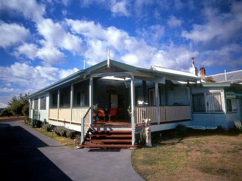 Pitstop Lodge Guesthouse - VIC Tourism 0