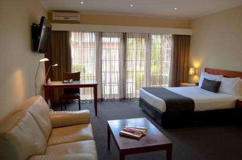 Quality Hotel Melbourne Airport - VIC Tourism 1