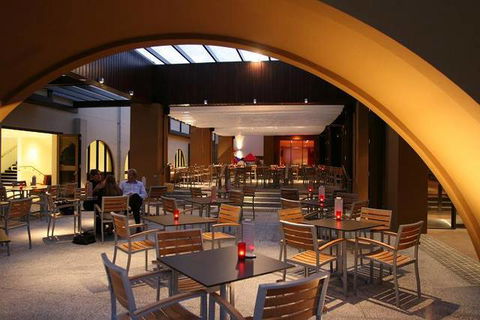 Quality Hotel Mermaid Waters - VIC Tourism 2