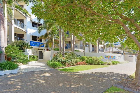 Raffles Mooloolaba - VIC Tourism 5