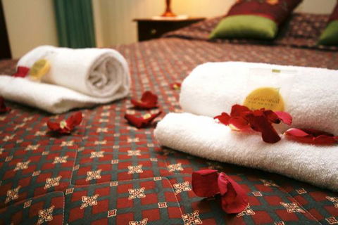 Riverglen Chalets - VIC Tourism 3