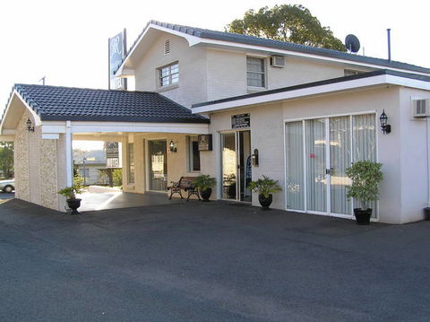 Riviera On Ruthven Motel - VIC Tourism 3