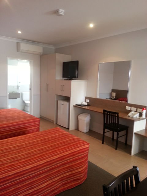Roma Inland Motor Inn - VIC Tourism 4