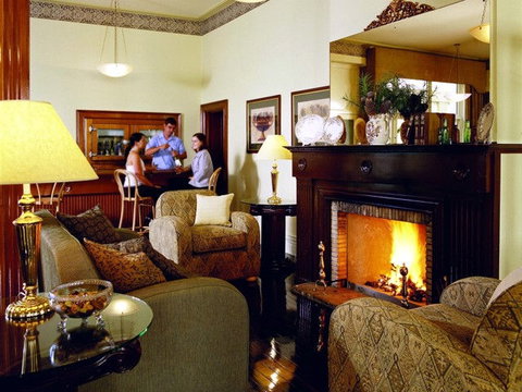 Royal Exchange Hotel - VIC Tourism 0