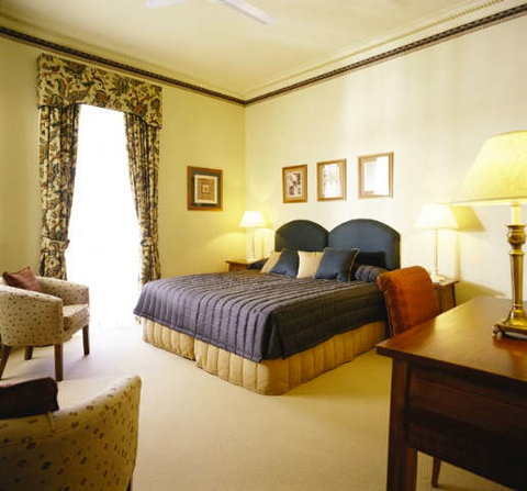 Royal Exchange Hotel - VIC Tourism 1