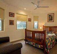 Royal Hotel Springwood - VIC Tourism