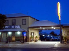 Saltbush Motor Inn - VIC Tourism 3