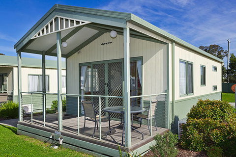 Sandhurst Motel - VIC Tourism 0
