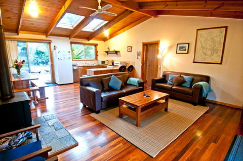 Seaview Retreat - VIC Tourism 0