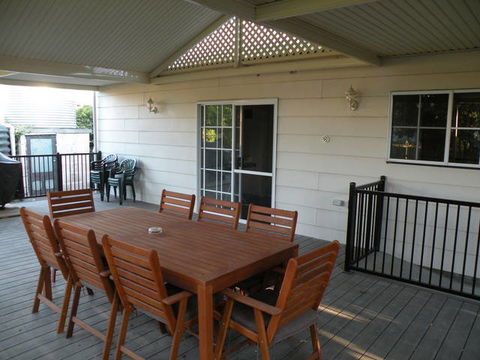 Smith Street Villa (Naracoorte Cottages) - VIC Tourism 2