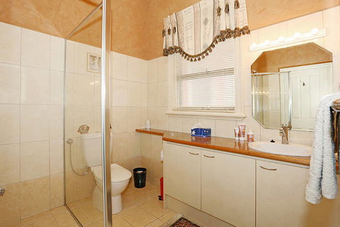 Sojourn On Gale Bed & Breakfast - VIC Tourism 0