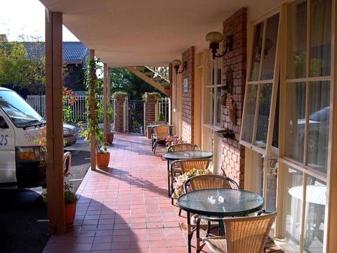 Summerhill Motor Inn - VIC Tourism 3