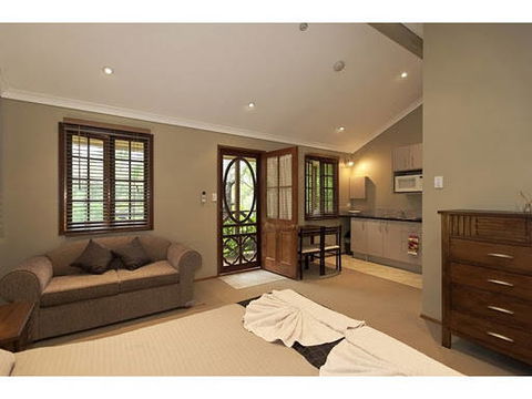 Sunshine Valley Cottages - VIC Tourism 1