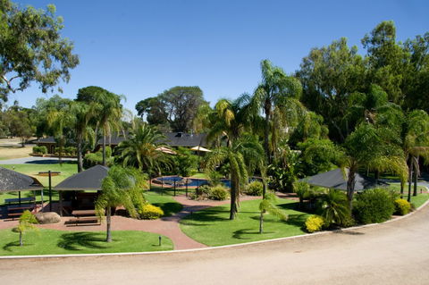 Sportsmans Motor Inn - VIC Tourism 3