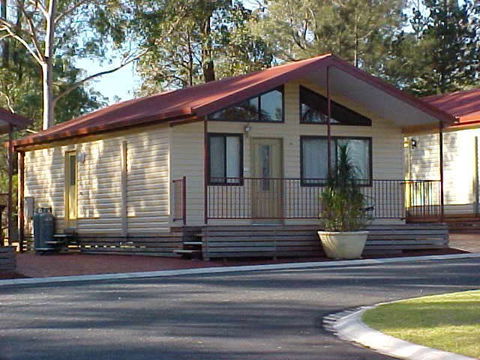 Sydney Getaway Holiday Park & Avina Van Village - VIC Tourism 0