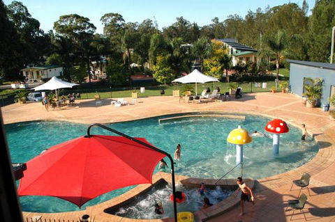 Sydney Getaway Holiday Park & Avina Van Village - VIC Tourism 3