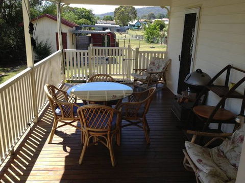 Tenterfield Luxury Historic C1895 Cottage - VIC Tourism 2