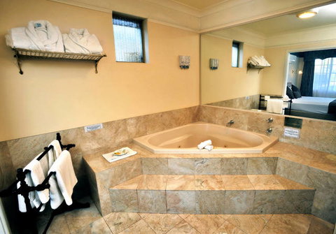 The Clifton Motel And Grittleton Lodge - VIC Tourism 6