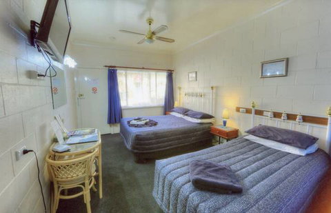 The Lodge Outback Motel - VIC Tourism 0