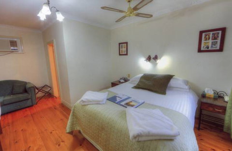 The Lodge Outback Motel - VIC Tourism 3