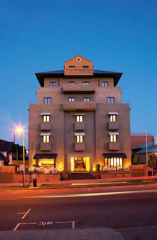Ramada Perth, The Outram - VIC Tourism 1