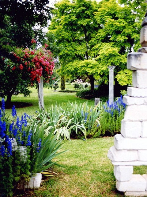 The Retreat At Froog Moore Park - VIC Tourism 3