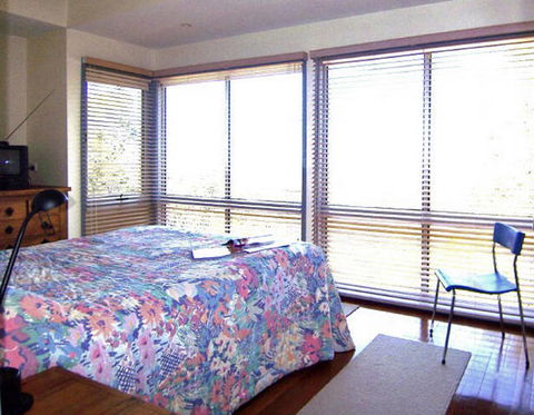 The Retreat Bushland Lodge - VIC Tourism 6