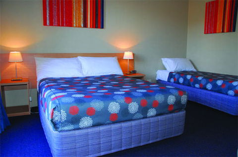The Sands Hotel Motel - VIC Tourism 0