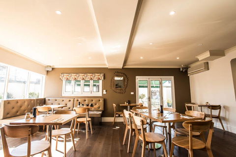 The Waverley International Hotel - VIC Tourism 0