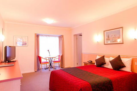 The Waverley International Hotel - VIC Tourism 1
