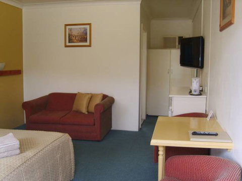 Valley View Motel - VIC Tourism 1