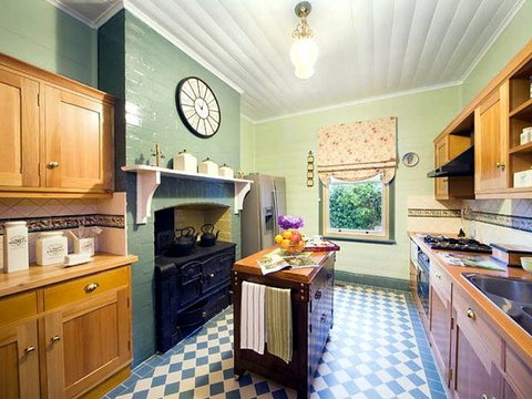 Varenna Luxury Accommodation - VIC Tourism 1