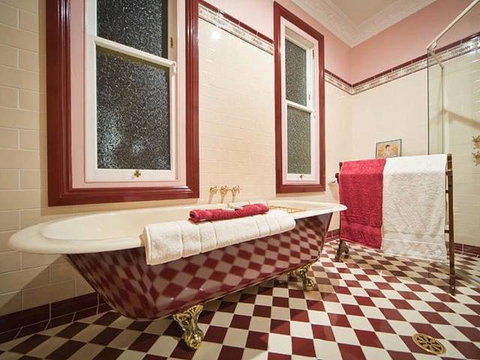 Varenna Luxury Accommodation - VIC Tourism 3