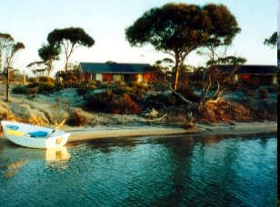 Wave Rock Caravan Park - VIC Tourism 0