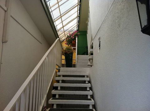 White Manor Motel - VIC Tourism 3