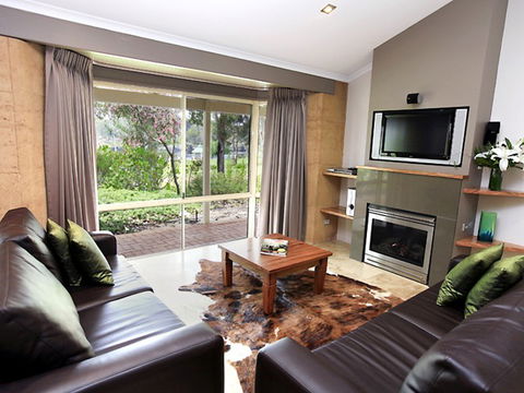Eight Willows Retreat - VIC Tourism 1